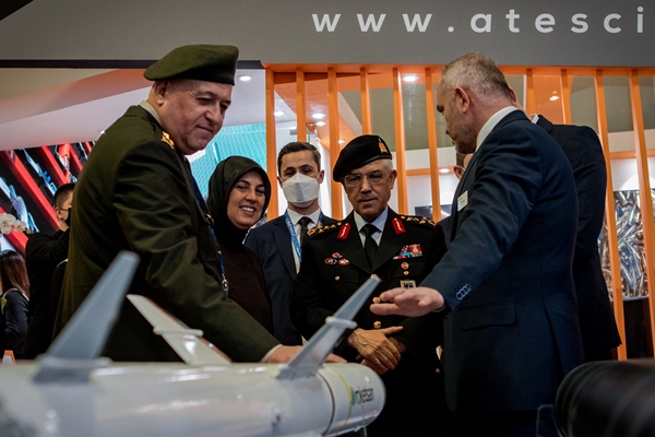 Foto - İmzalar atıldı! Türk silahlarını kullanacaklar