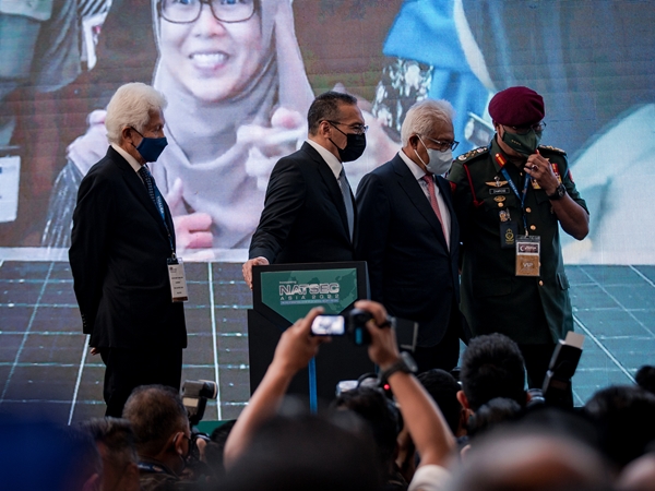 Foto - İmzalar atıldı! Türk silahlarını kullanacaklar