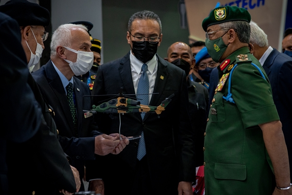 Foto - İmzalar atıldı! Türk silahlarını kullanacaklar