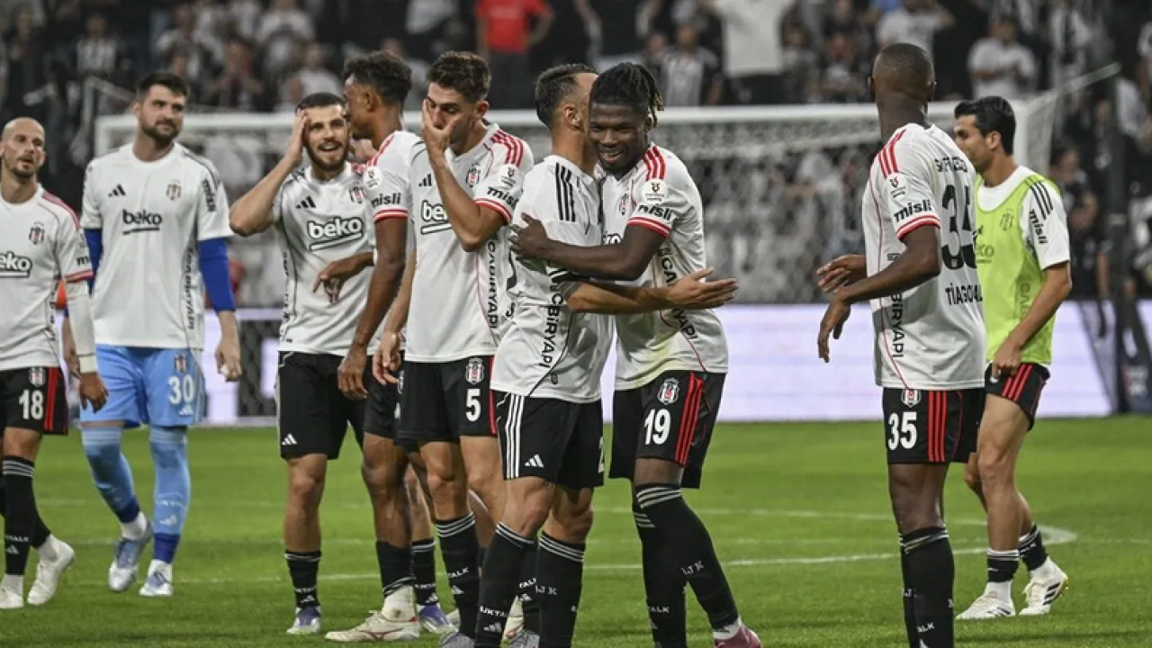 İmzalı Beşiktaş formalarının fiyatları açıklandı: Büyük gelir bekleniyor: Formaya yoğun ilgi
