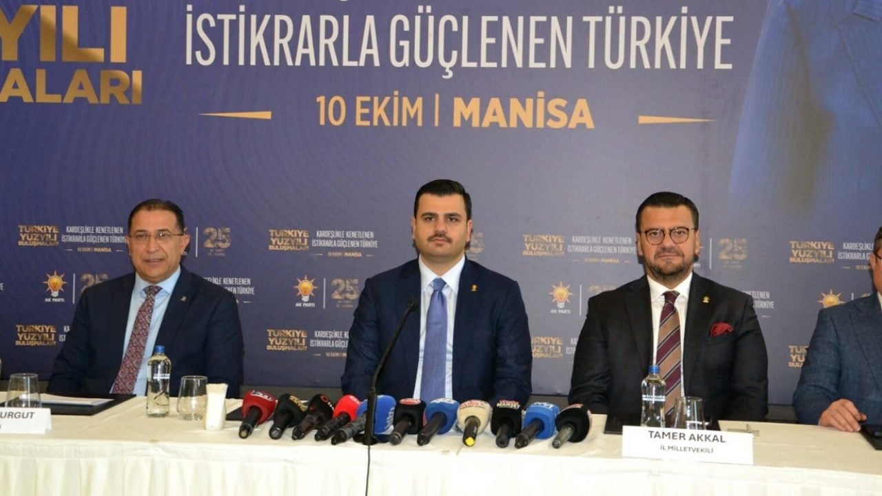Foto - İnan: Şebekelerin elinize tutuşturduklarını okumayın! Dedikodulara baksak Özel Manisa’da sokağa çıkamaz