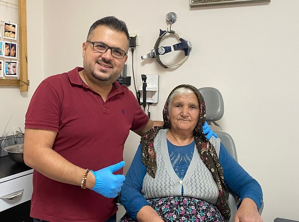 Foto - İnanılır gibi değil! Bakın yaşlı kadının kulağından ne çıktı