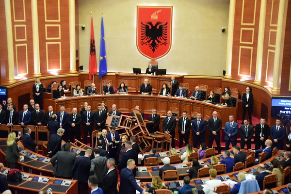 Foto - İnanılmaz görüntüler! Burası sokak değil meclis