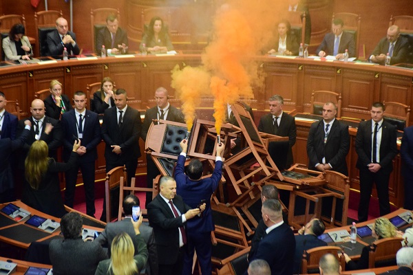 Foto - İnanılmaz görüntüler! Burası sokak değil meclis