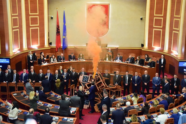 Foto - İnanılmaz görüntüler! Burası sokak değil meclis