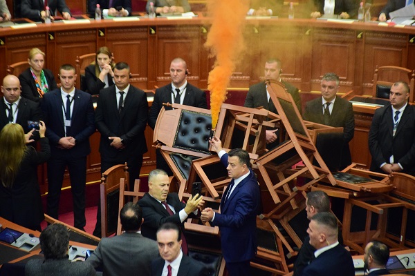 Foto - İnanılmaz görüntüler! Burası sokak değil meclis