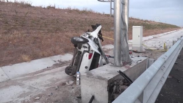 Foto - İnanılmaz kaza! Otomobilin motoru koptu