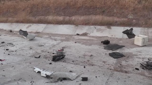 Foto - İnanılmaz kaza! Otomobilin motoru koptu