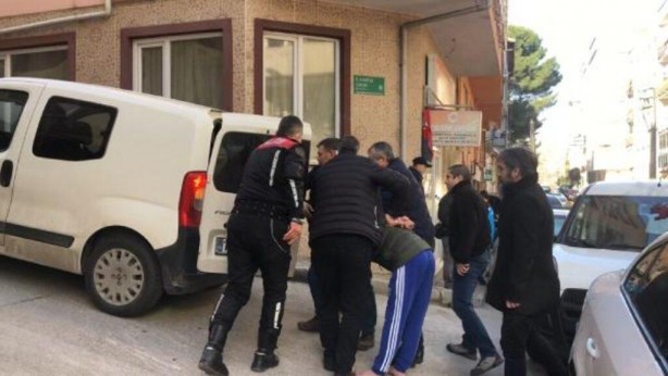 Foto - İnanılmaz olay! Rehin alıp kadın elbisesi giydirdi