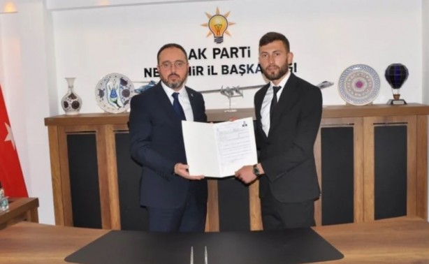 Foto - İnanmayan kimliğini soruyor! AK Parti'den milletvekili aday adayı oldu