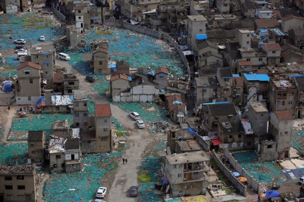 Foto - İnat edip evlerini yıktırmıyorlar, işte sonuç...