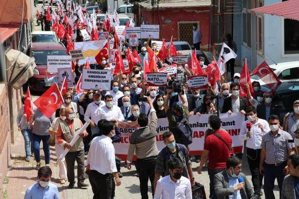 Foto - İncirlik Üssü önünde hareketli saatler