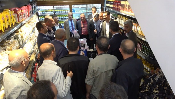Foto - İndirimli markete hücum! Çiftçiler üretiyor valilik satıyor