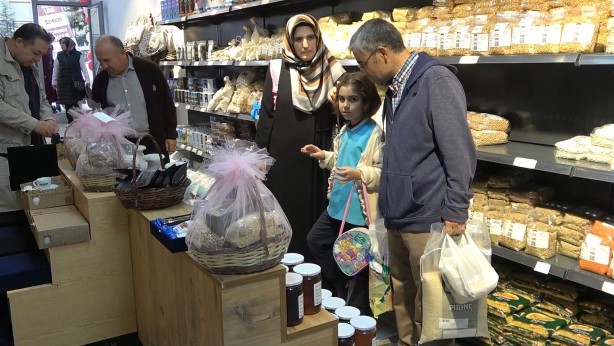 Foto - İndirimli markete hücum! Çiftçiler üretiyor valilik satıyor