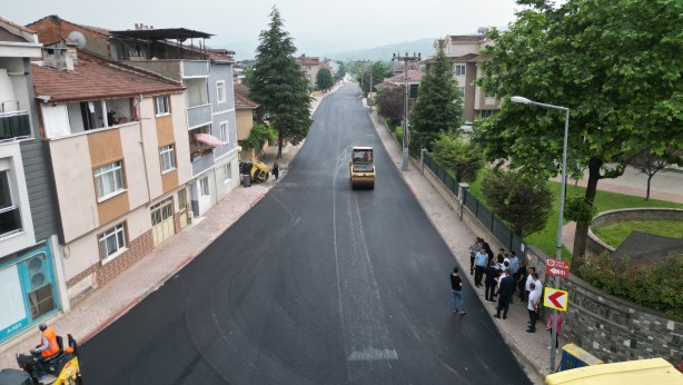 Foto - İnegöl park caddesinin asfaltı yenileniyor