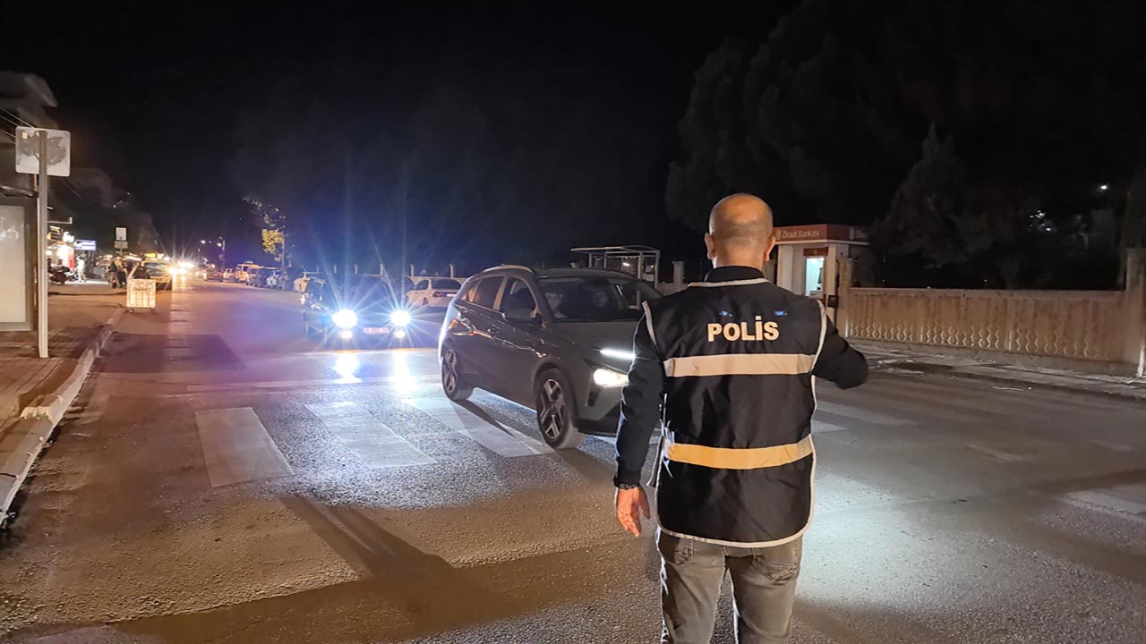 Foto - İnegöl'de Denetimden Kaçan Sürücü Havaya Ateş Açılarak Durduruldu!