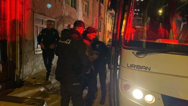 Foto - İnegöl'de yabancı uyruklu 31 kaçak göçmen yakalanıp, sınır dışı edildi