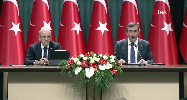 Foto - İngiliz ekonomistten Mehmet Şimşek'e emekli maaşlarıyla ilgili üstü kapalı tavsiye! Duyan çileden çıktı