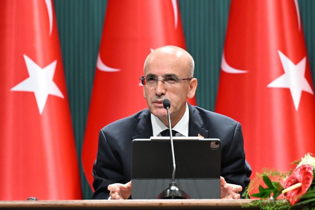 Foto - İngiliz ekonomistten Mehmet Şimşek'e emekli maaşlarıyla ilgili üstü kapalı tavsiye! Duyan çileden çıktı