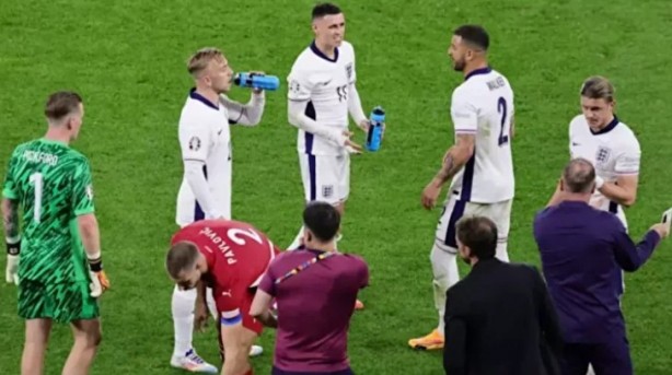 Foto - İngiliz futbolcuların maç sırasında içtiklerine şaşıracaksınız! ‘Özel karışım’ın ne olduğu ortaya çıktı