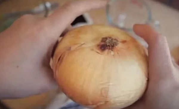 Foto - İngiliz gençten şok eden iddia! Sadece soğan kullanarak yaptı