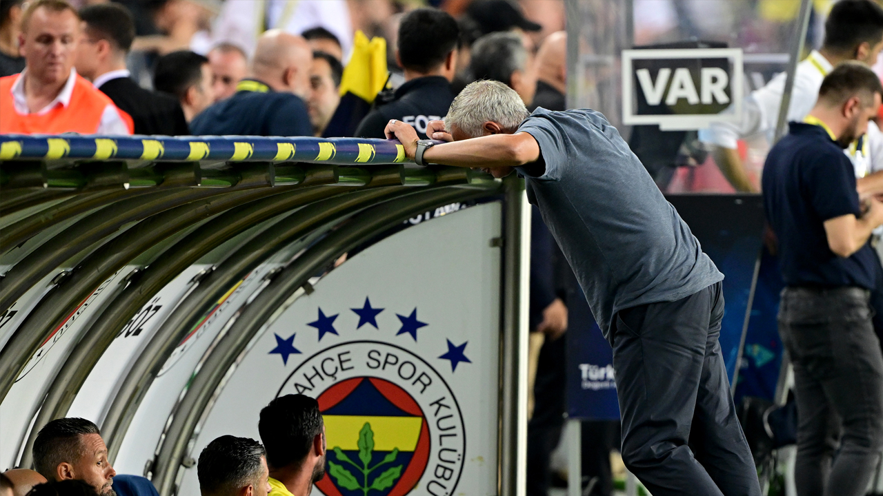 Foto - İngiliz pazarı ortaya çıkardı: Mourinho ipin ucunu iyice kaçırdı! Bu neyin kafası böyle yahu…