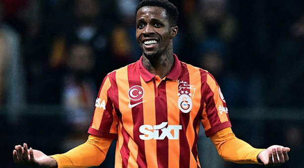 Foto - İngilizler az önce tüm kamuoyu ile paylaştı: Süper Lig devi hala neyi bekliyor: Gönderin şu soytarıyı!