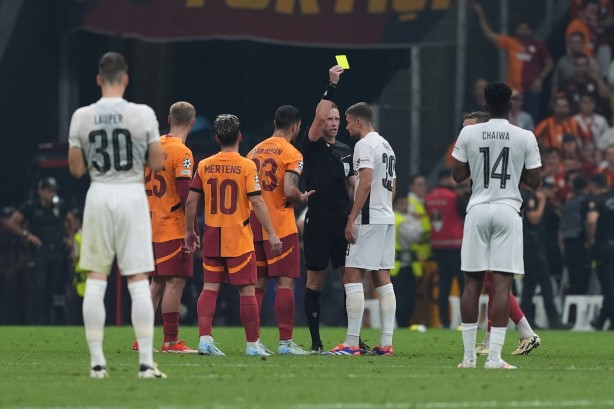 Foto - İngilizler az önce tüm kamuoyu ile paylaştı: Süper Lig devi hala neyi bekliyor: Gönderin şu soytarıyı!