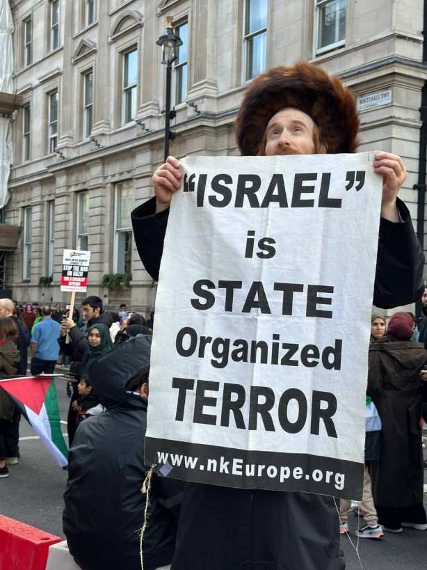 Foto - İngilizler Filistin için sokakta