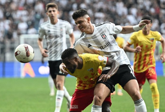 Foto - İngilizler gözünü bu kez o futbolcuya dikti: Şu komediye bakın! Hadi gidin işinize be…
