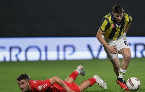 İngilizler, Kadıköy'e kamp kuracak! O yıldız için her şart zorlanacak... Yönetim bu işe ne diyecek?