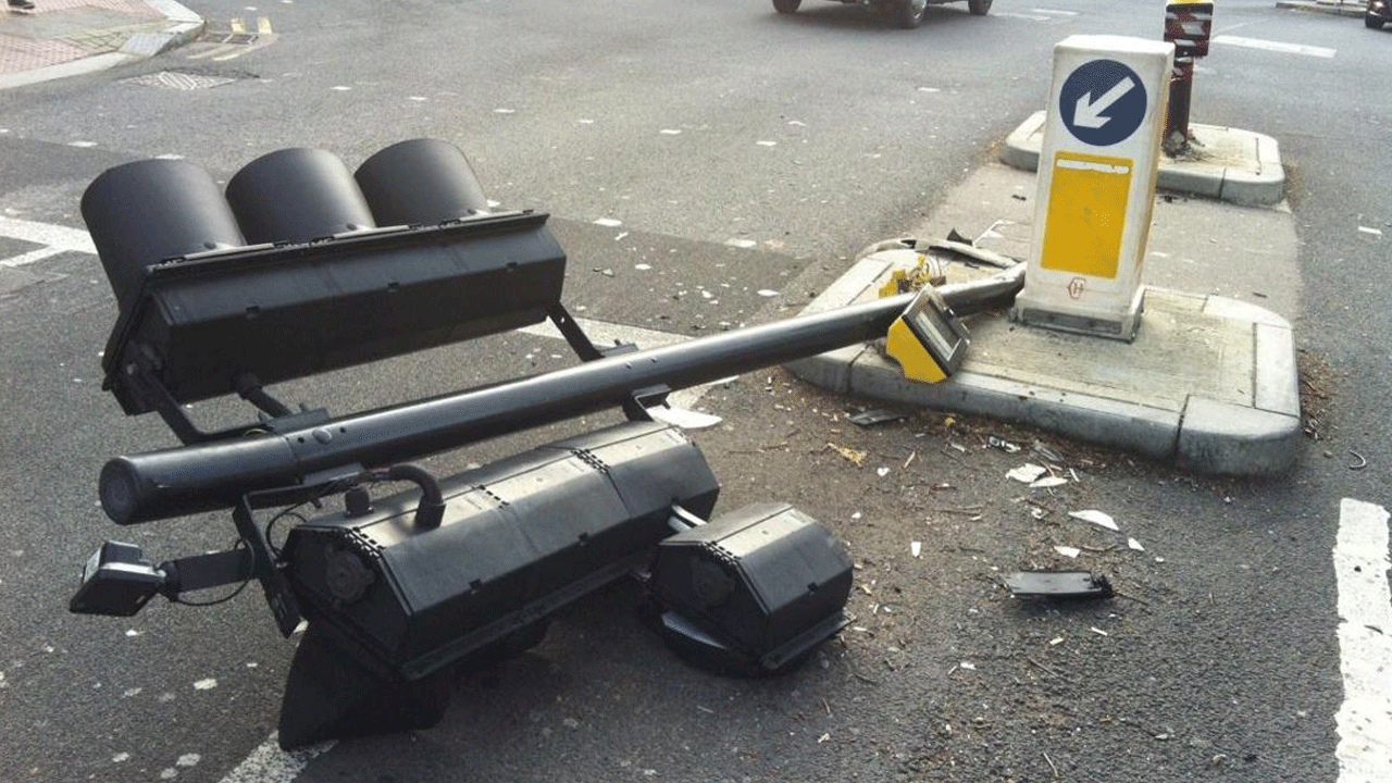 Foto - İngilizler 'Karbon ayak izi' safsatası ile karbon vergisine karşı ayaklandı... Mahalle mahalle yakıp yıkıyorlar