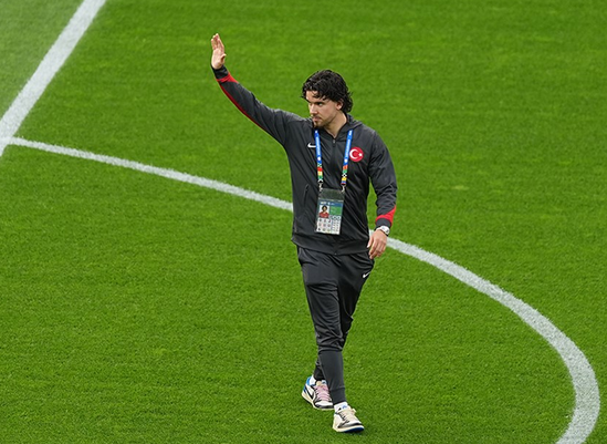 Foto - İngilizler resmen duyurdu! Euro 2024’ün yıldızı için karar açıklandı… Yolun açık olsun biyonik adam…