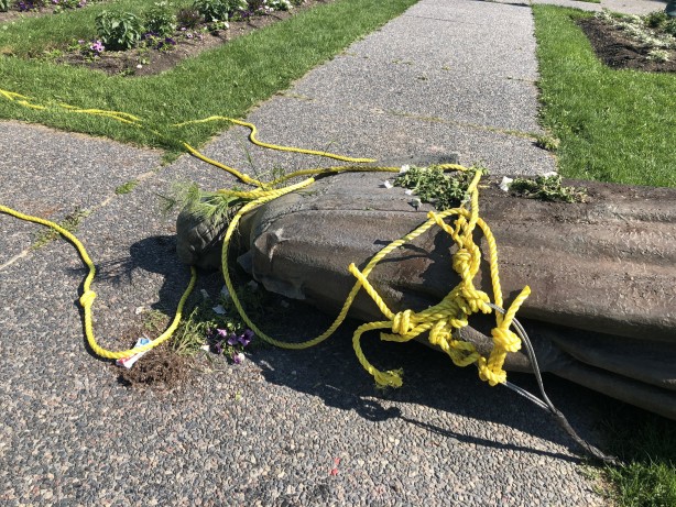 Foto - İngilizlerin katliamları halkı çılgına çevirdi! Kraliçe Elizabeth'e büyük şok: Kafasını kopardılar