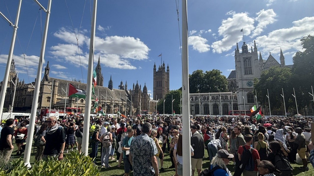 Foto - İngiltere ateşle oynuyor! 466 kişi gözaltına alındı suçları Filistin’e destek olmak