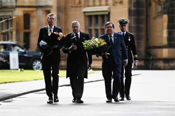Foto - İngiltere Kraliçesi 2. Elizabeth öldü, Avustralya bayrakları yarıya indirdi