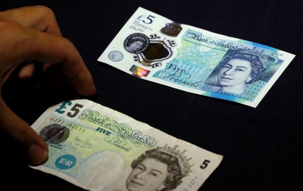 Foto - İngiltere plastik paraya geçiyor