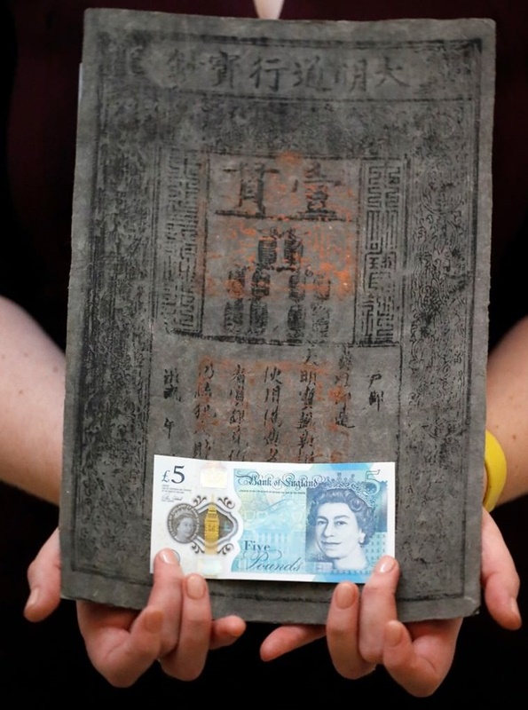 Foto - İngiltere plastik paraya geçiyor