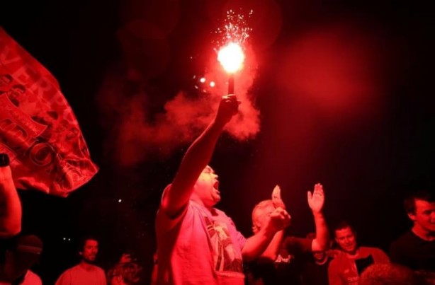 Foto - İngiltere Premier Lig'de 30 yıl sonra şampiyonluklarını ilan ettiler! Korona kutlamaların yanında tarih oldu