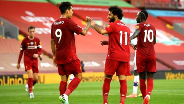 Foto - İngiltere Premier Lig'de 30 yıl sonra şampiyonluklarını ilan ettiler! Korona kutlamaların yanında tarih oldu