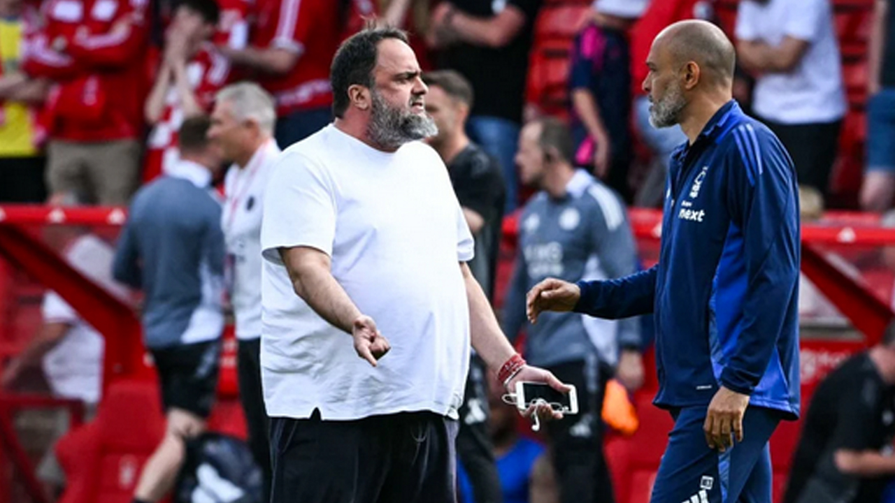 İngiltere Premier Ligi'nde şaşırtan olay: Başkan sahaya indi ve bakın ne yaptı!