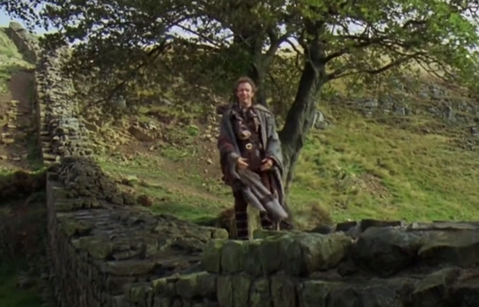 Foto - İngiltere'de 300 yıllık dünyaca ünlü bir tarihi çınar ağacı: Metrelerce derinlikteki topraklarından bakın nasıl çıkarıldı!