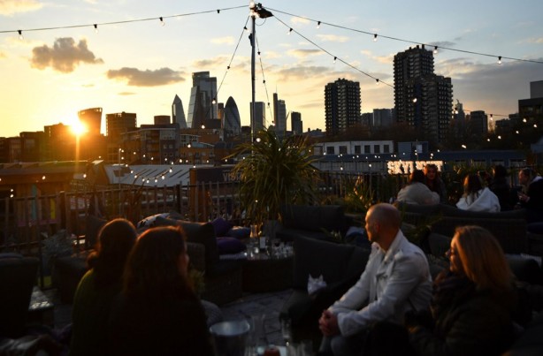 Foto - İngiltere'de 97 gün sonra yasaklar kalktı! Sokaklar doldu taştı