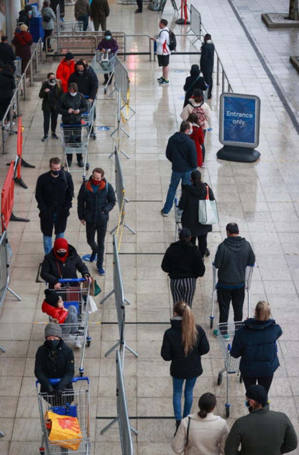 Foto - İngiltere'de korkulan maalesef oldu! Hepsi kapana kısıldı