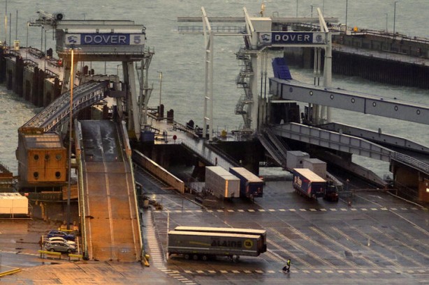 Foto - İngiltere'de korkulan maalesef oldu! Hepsi kapana kısıldı