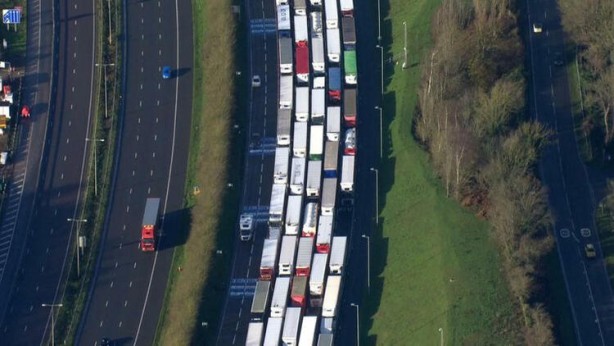 Foto - İngiltere'de korkulan maalesef oldu! Hepsi kapana kısıldı