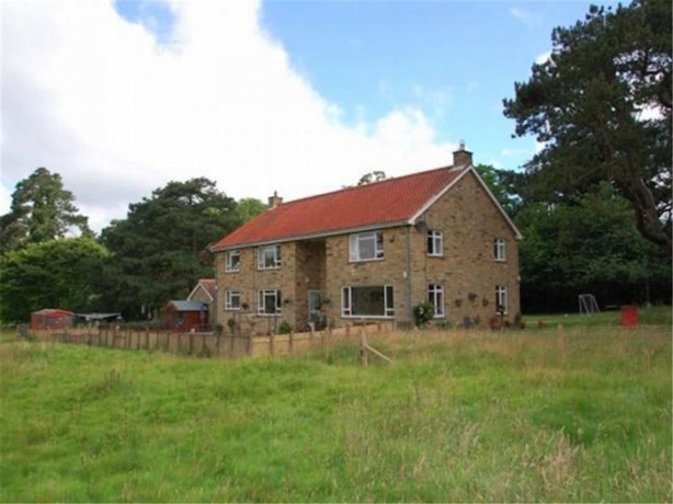 Foto - İngiltere'de satılık köy!