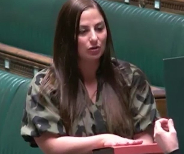 Foto - İngiltere'de laiklik elden gidiyor! Türk vekil Kur'an-ı Kerim önünde yemin etti!