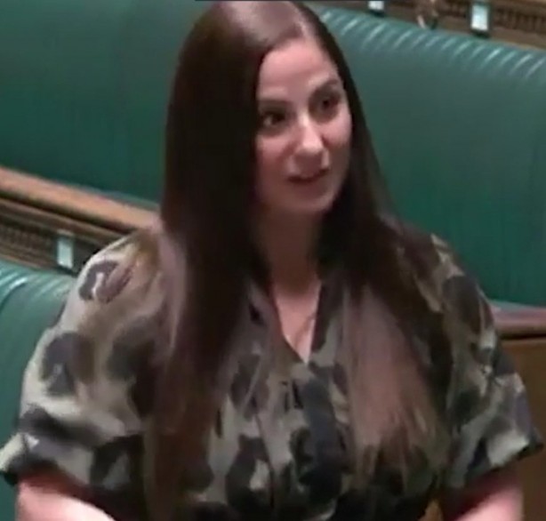 Foto - İngiltere'de laiklik elden gidiyor! Türk vekil Kur'an-ı Kerim önünde yemin etti!