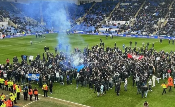 Foto - İngiltere'de yılın skandalı! O takım acı haberi verdi: Milyonlarca dolar kaybettiler! Futbol beşiğine bakın...